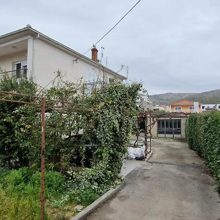 Appartamento Croatia Trogir, 4 Rooms, Pool 4km