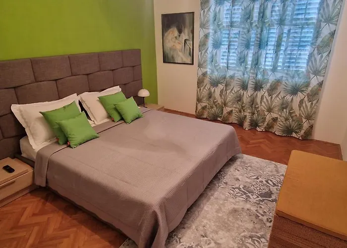 Apartment Croatia Trogir, 4 Rooms, Pool 4km