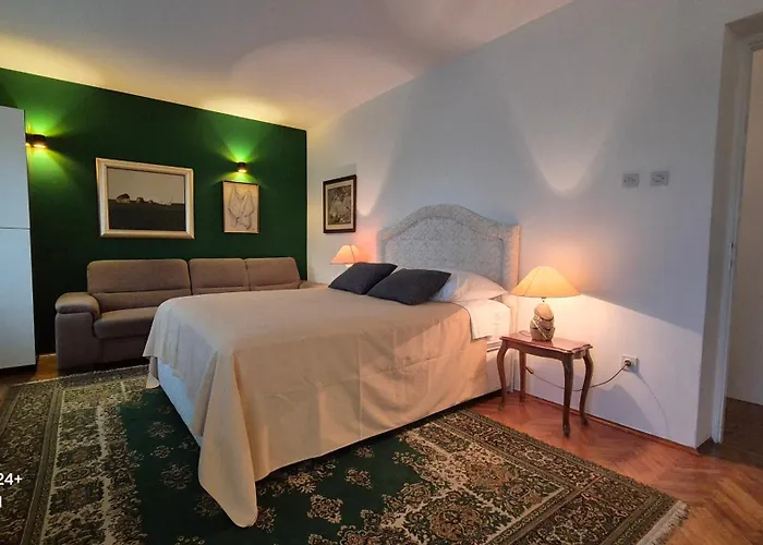 Apartment Croatia Trogir, 4 Rooms, Pool 4km *