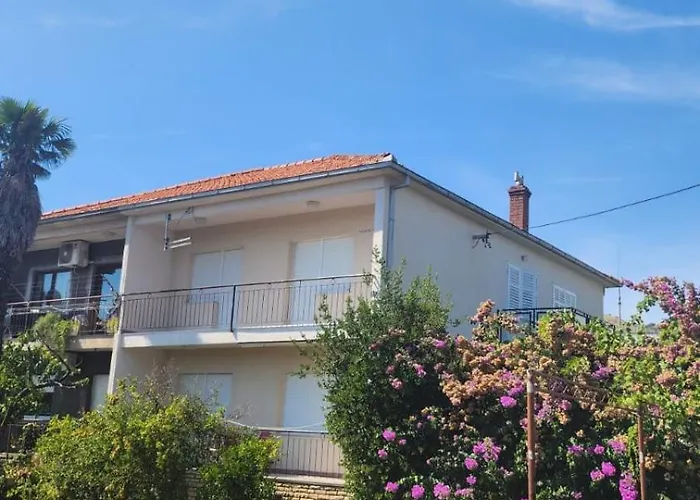 Appartement Croatia Trogir, 4 Rooms, Pool 4km *