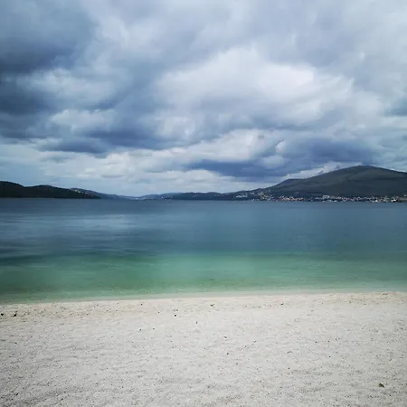 Croatia Trogir, 4 Rooms, Pool 4km דירה *