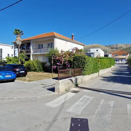 Croatia Trogir, 4 Rooms, Pool 4km דירה טרוגיר