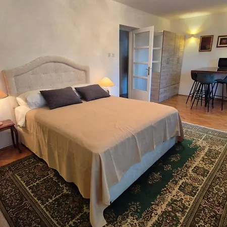 Croatia Trogir, 4 Rooms, Pool 4km דירה