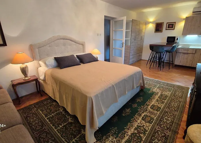 Croatia Trogir, 4 Rooms, Pool 4km アパート